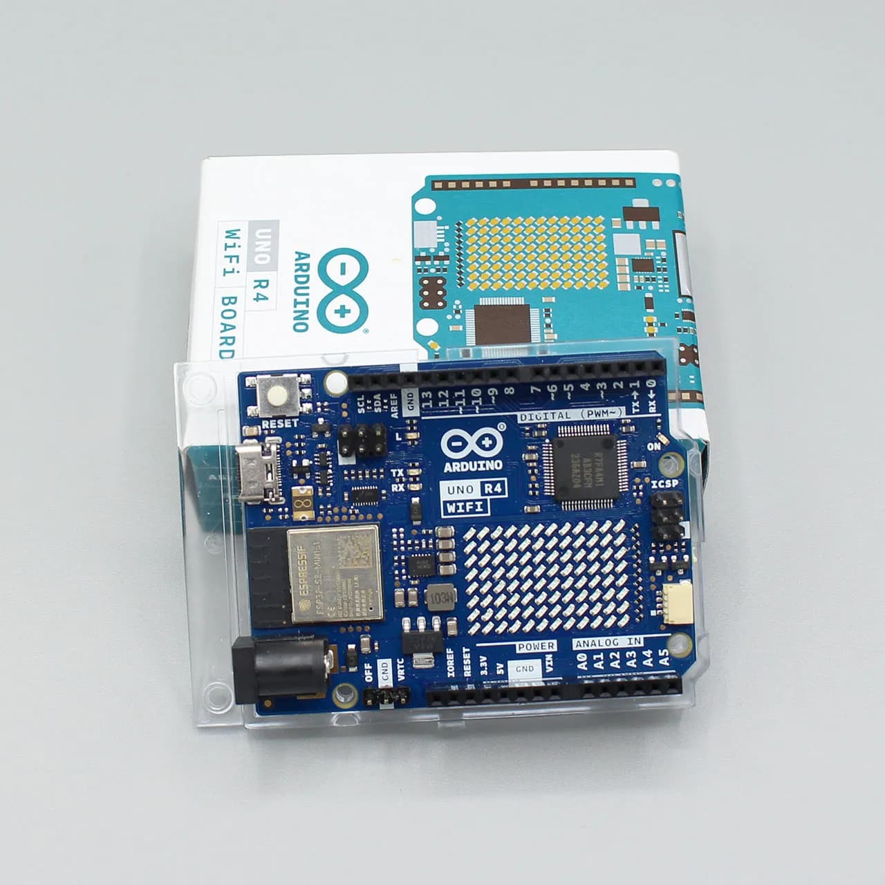 Arduino UNO R4 WiFi ABX00087 - Gallery Image 1