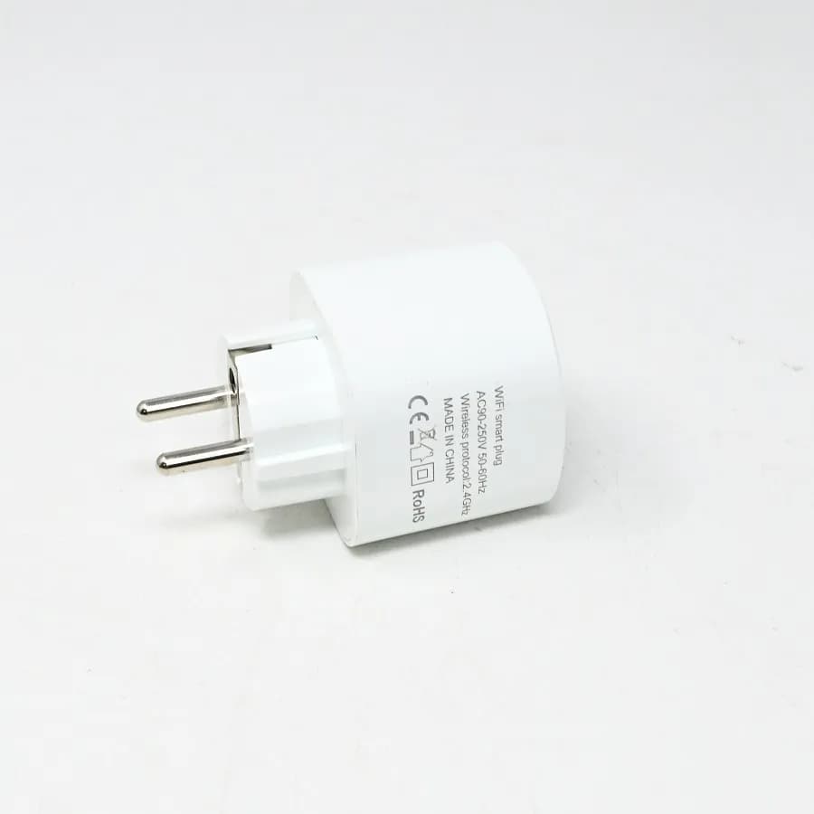 PZIOT-E03 smart plug - Gallery Image 1