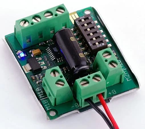 Sabertooth Dual 5A Motor Driver - Gallery Image 1